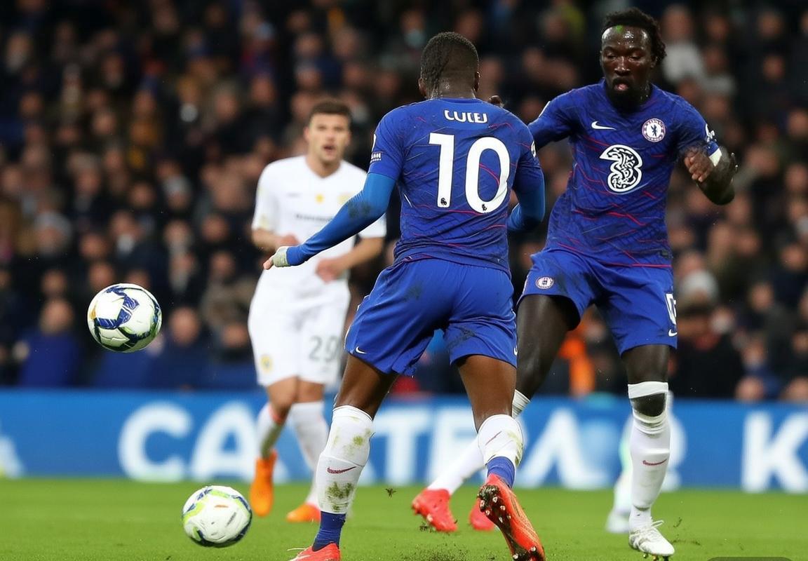 英超保级生死战：利兹联坐镇埃兰路球场迎战切尔西，客队为欧冠席位全力冲刺